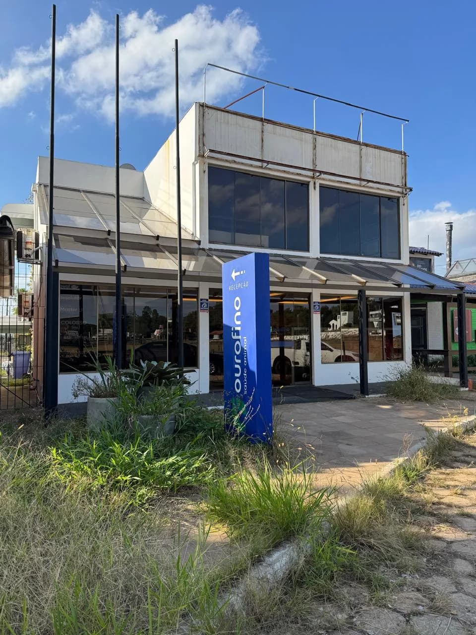 Fachada comercial finalizada